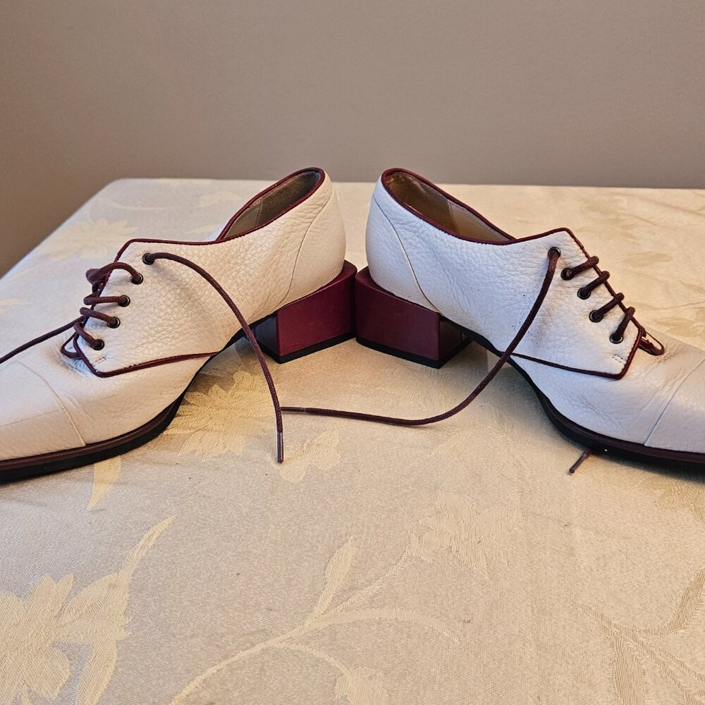 NWOT Cream Colored Oxfords by NO216 - Picture 4 of 11